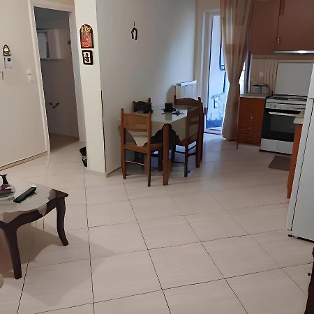 Ομορφο Διαμερισμα Στο Κεντρο Της Πολης Με Παρκιν Apartment Trikala  Luaran gambar